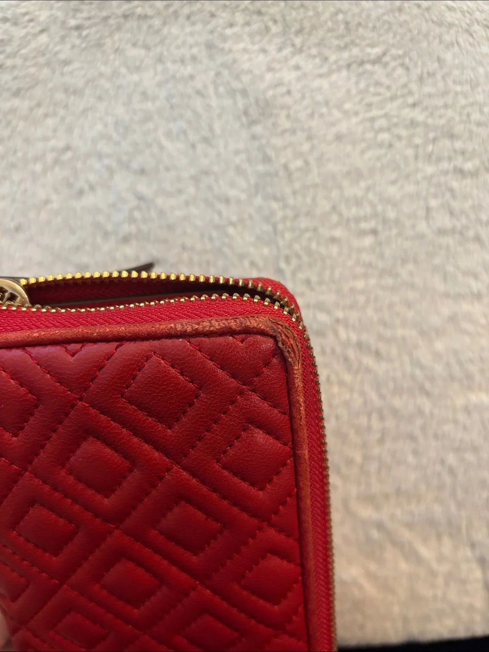 Tory Burch Quilted Red Zip-Around Leather Wallet with Logo - Picture 4 of 6